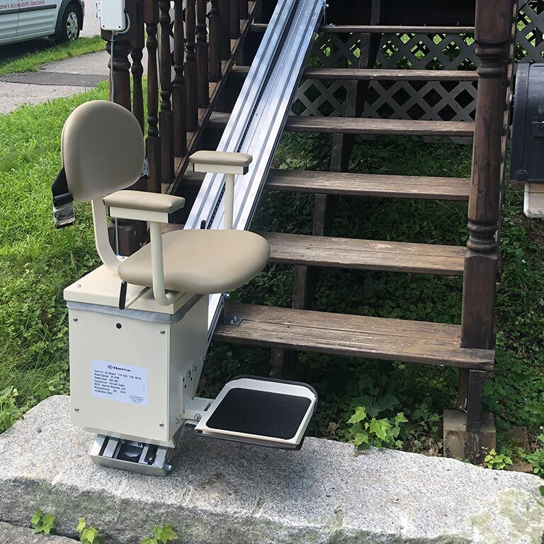 Showing Lift Installed on Outdoor Stairs